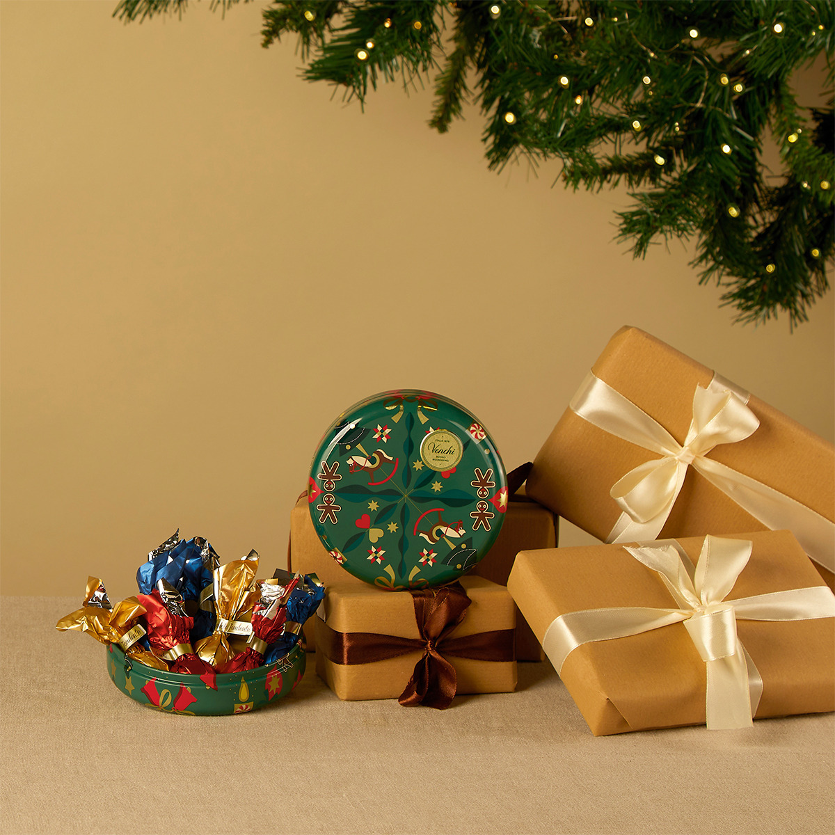 NEW】ラウンド缶クリスマス アリス ブロー 420689｜ヴェンキ｜Venchi